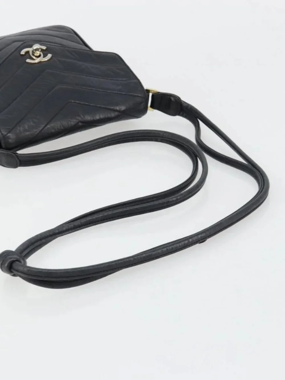 CHANEL V Stitch Shoulder Bag Lamb Skin Navy Gold CC Auth bs35440